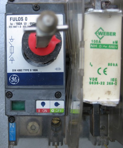 Interruptor con fusibles y caja elèctrica - Plastin Gold