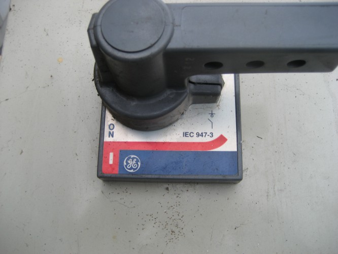 Caja con interruptor y fusibles 160 Amperios - Plastin Gold